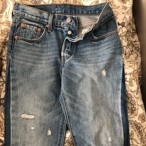 Levi’s boyfriend jeans